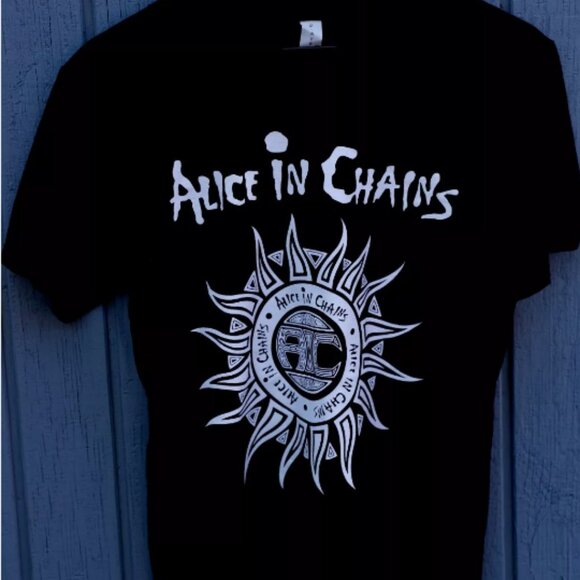 Alice In Chains Black Color T-Shirt - Picture 1 of 3